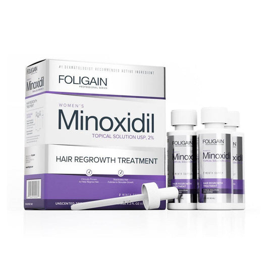 Als führende Marke in der Haarpflegebranche bietet FOLIGAIN Minoxidil 2% für Frauen ein effektives Set mit 3 Flaschen und einer Originalpipette. Unser Produkt ist wissenschaftlich getestet und bewährt, um das Nachwachsen von Haaren zu fördern und dünner werdendes Haar zu stärken. Mit nur 2% Minoxidil ist es sanft und sicher für den täglichen Gebrauch.
