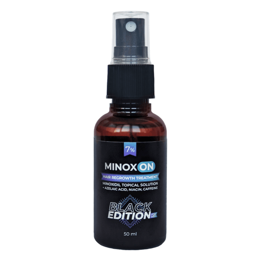 Dieses Minoxidil-Spray enthält 7% Minoxidil und Azelainsäure, um Haarausfall zu bekämpfen und das Haarwachstum zu stimulieren. Durch die Kombination dieser Wirkstoffe wird die Durchblutung der Kopfhaut verbessert und die Haarfollikel werden gestärkt, was zu vollerem und gesünderem Haar führen kann. Einfach auf die betroffenen Stellen aufsprühen und Ergebnisse sehen.